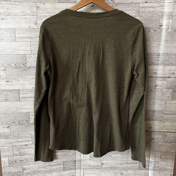 Carhartt Long Sleeve Green‎ women’s medium Hiking V-Neck T-Shirt Relaxed Fit - Picture 3 of 6